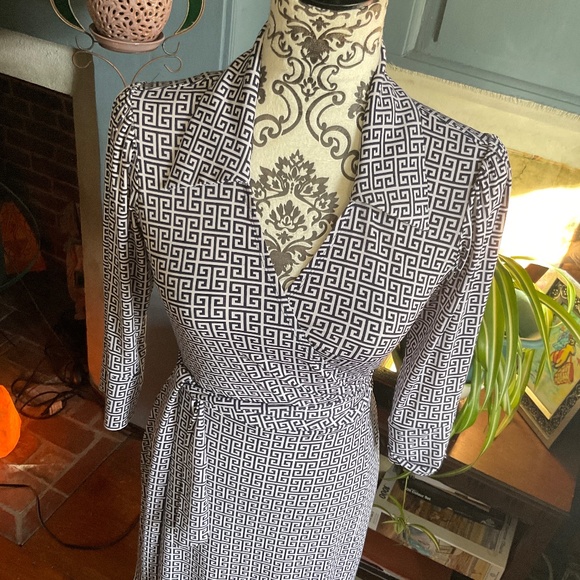 Laundry by Shelly Segal Wrap dress size XS - Picture 4 of 11
